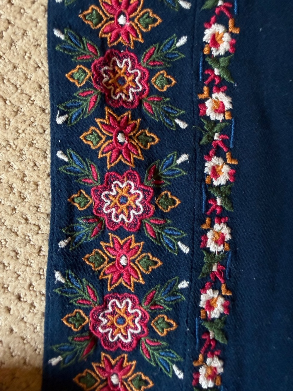 Zara Embroidered Capris - Picture 3 of 4